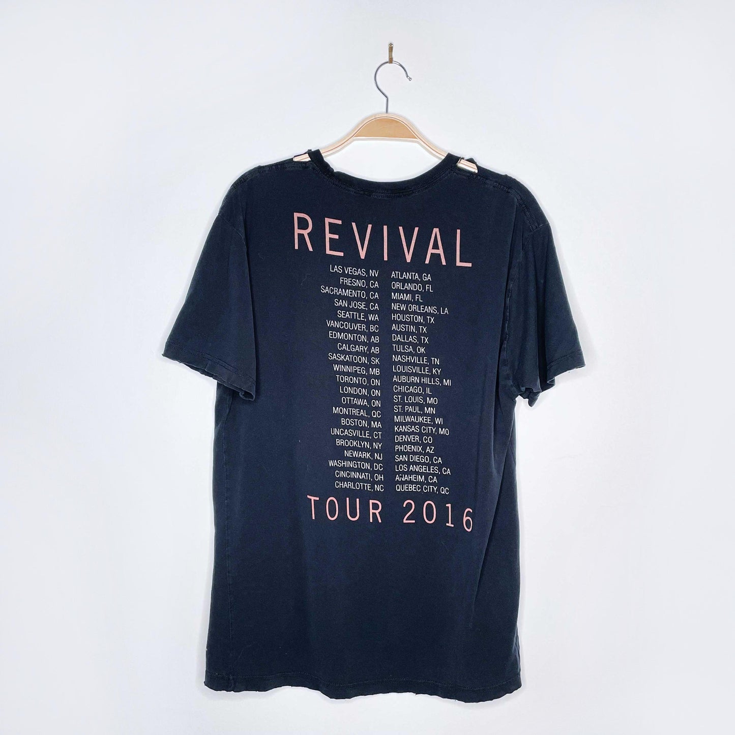 selena gomez 2016 revival tour tee