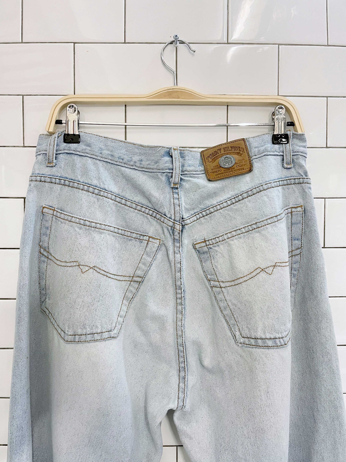 vintage 90s tommy crest pocket baggy fit jeans