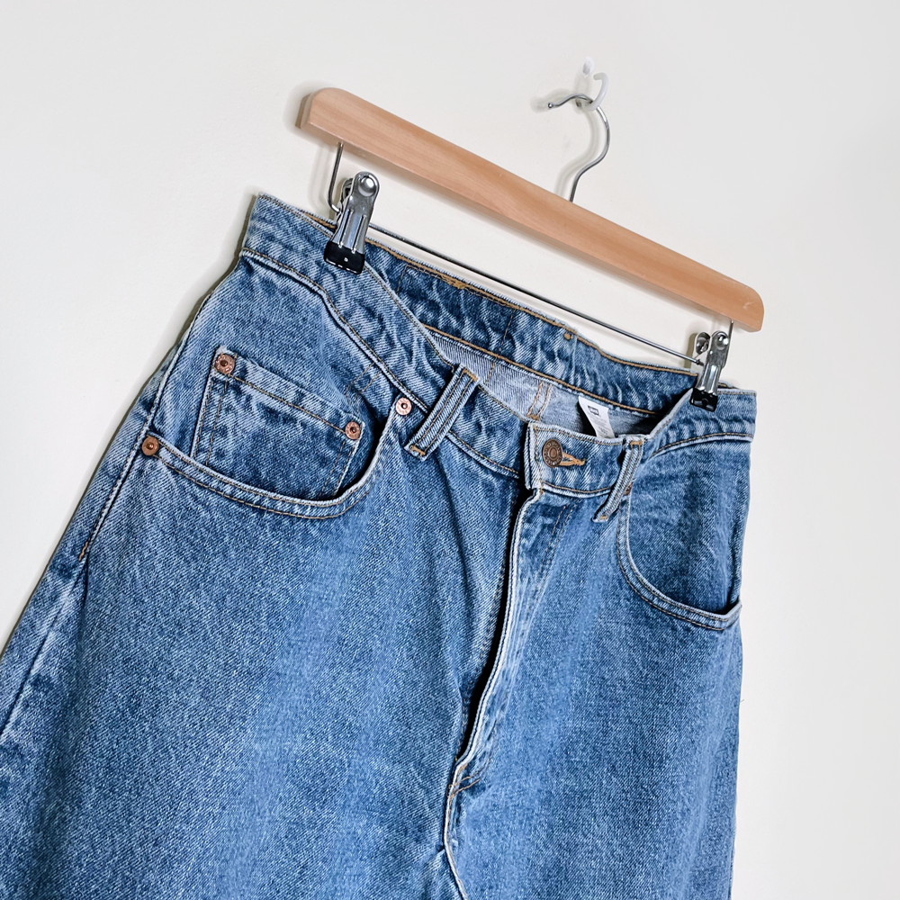 vintage levi's 560 loose fit medium wash jeans - size 30