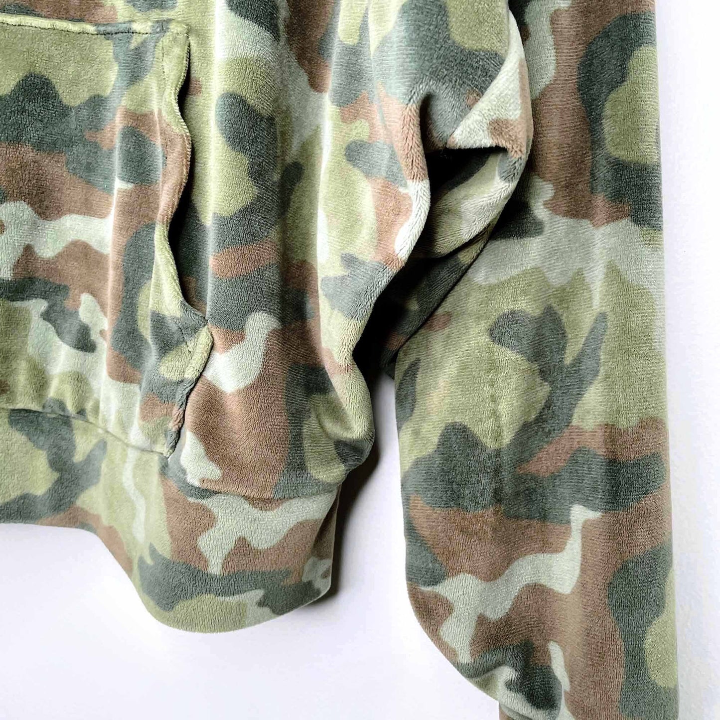 American Eagle velour camo hoodie and joggers - size Small