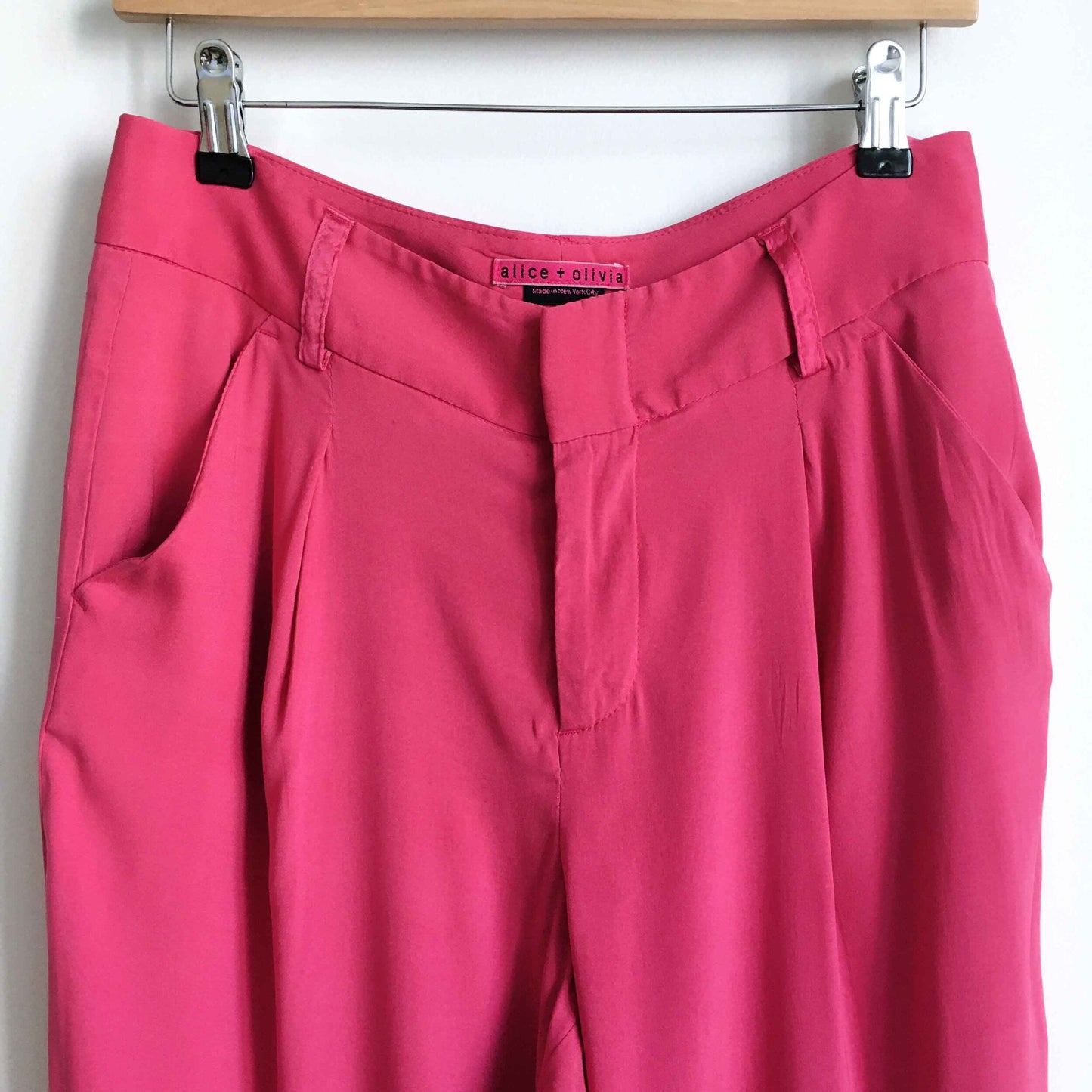 Alice + Olivia Arthur high rise silk pants - size 4