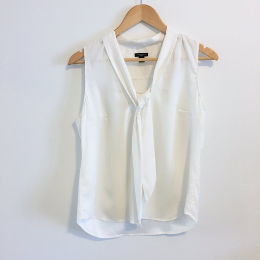 Ann Taylor Petite White Sleeveless Blouse - size Small