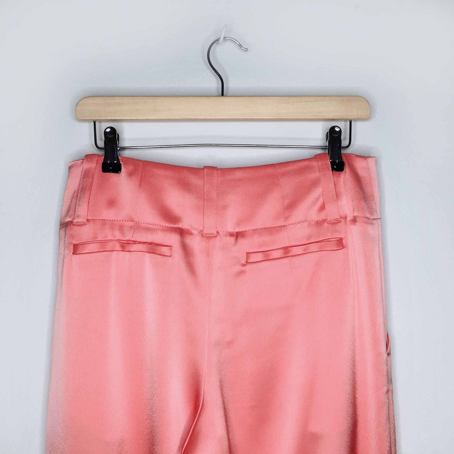 Alice + Olivia coral satin high rise wide leg trouser - size 4