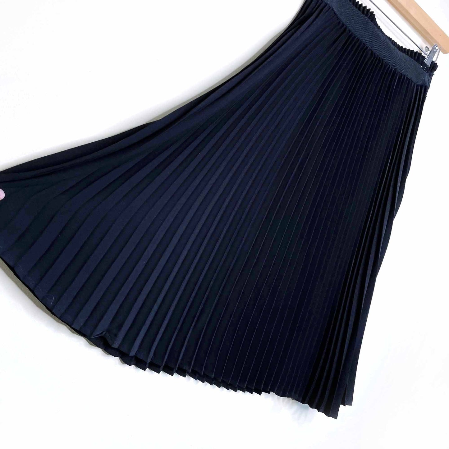 babaton black westin accordion midi skirt - size small