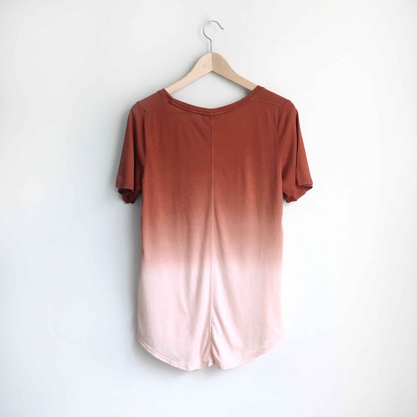 Babaton ombre pocket tee - size Small