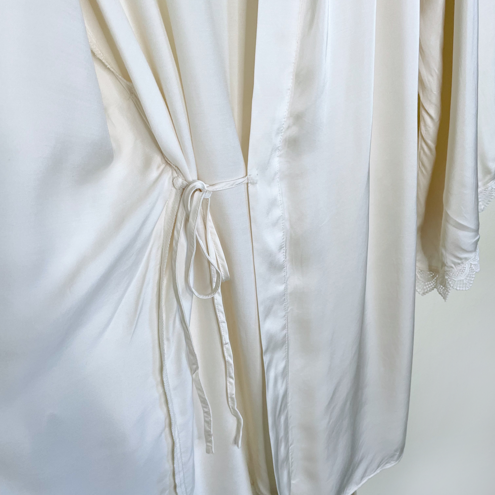 bhldn matine robe in ivory satin with lace trim - medium