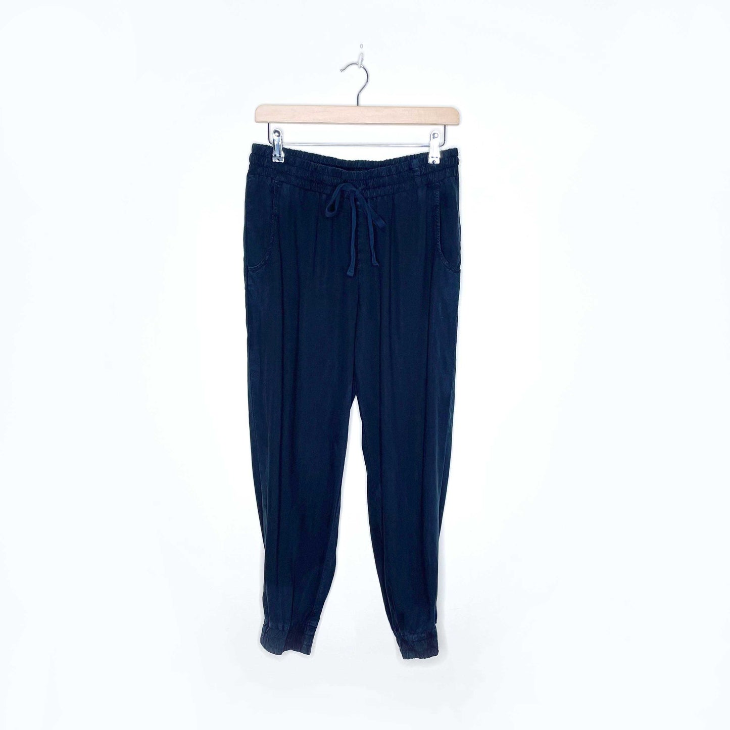 bella dahl pocket joggers in endless sea - size medium