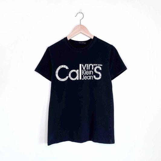 calvin klein jeans black logo tee - size medium