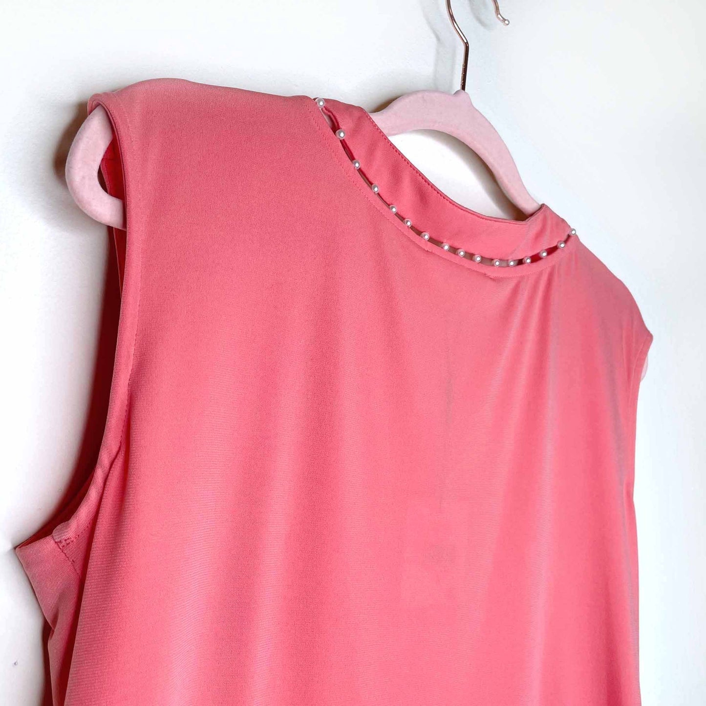 nwt calvin klein pearl v-neck sleeveless top - size small