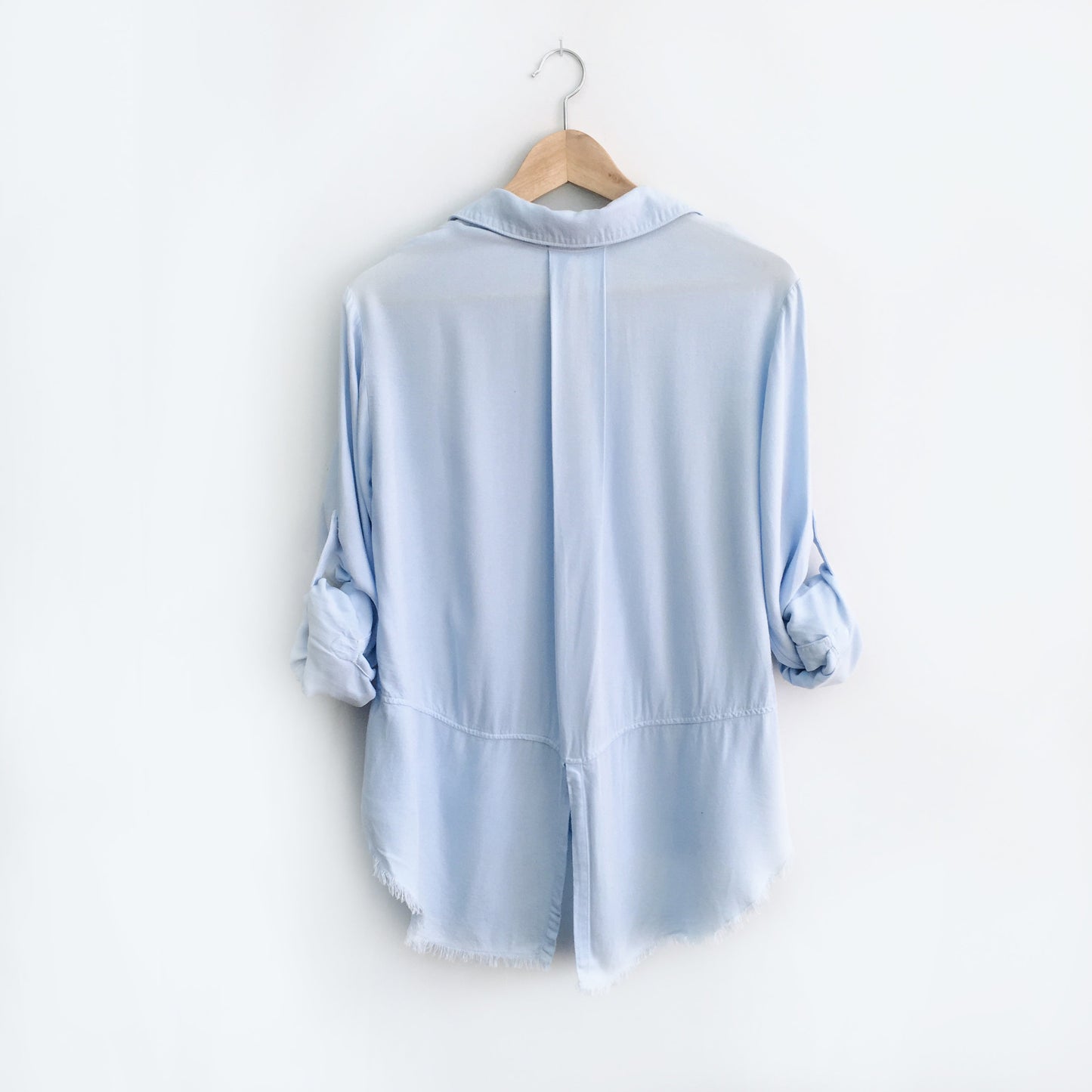 Cloth &amp; Stone Frayed Hem Shirt - size Medium