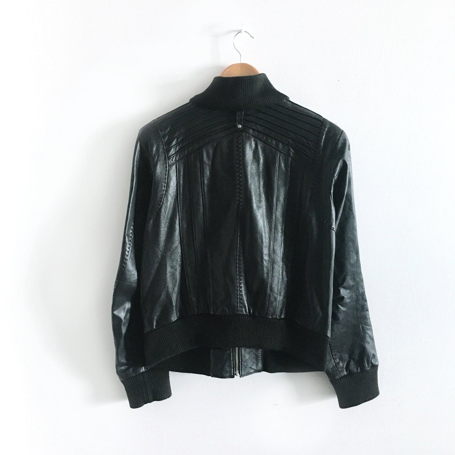 Danier leather bomber jacket - size Small