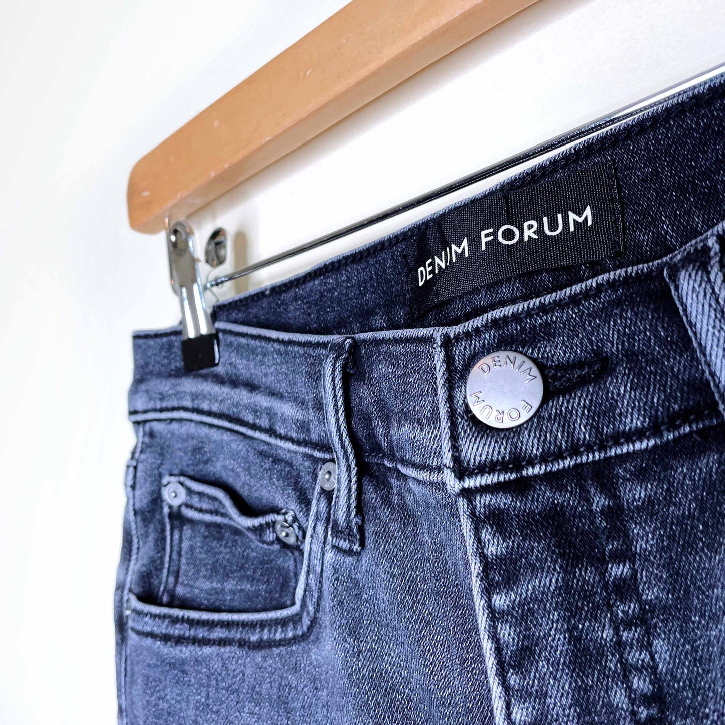 denim forum lola the mid rise skinny crop fray jeans - size 27