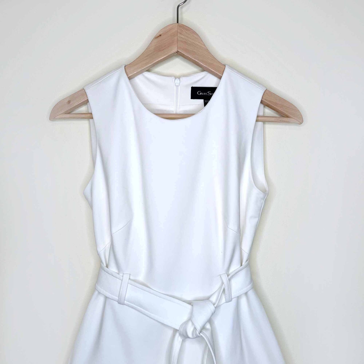 givh shyh fit and flare white pocket dress with tie waist - size 4