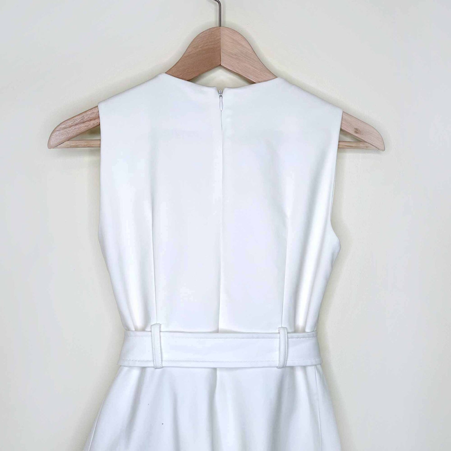 givh shyh fit and flare white pocket dress with tie waist - size 4