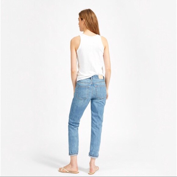 Everlane lightweight relaxed jean - size 33 Reg