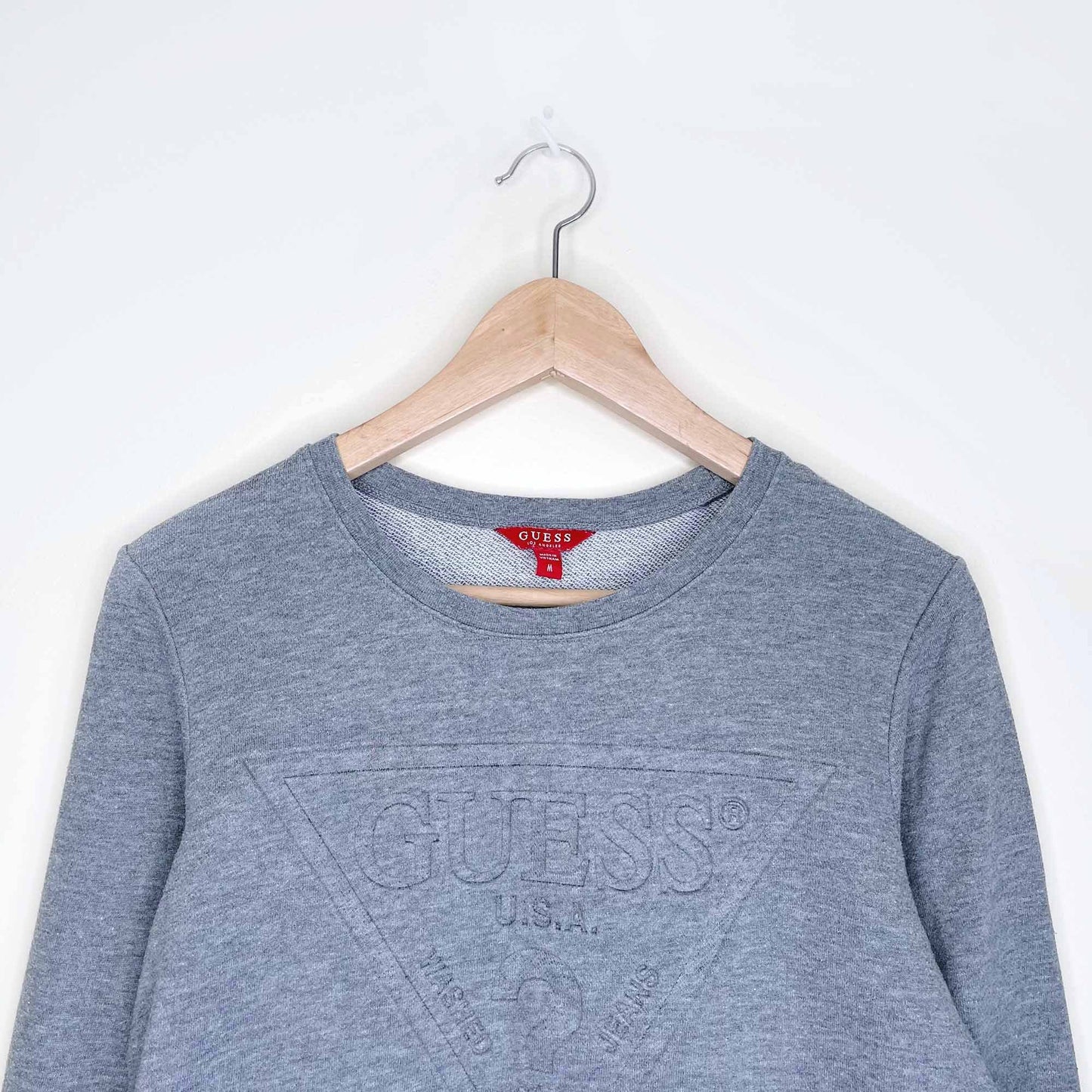 guess impression triangle logo crewneck sweatshirt - size medium