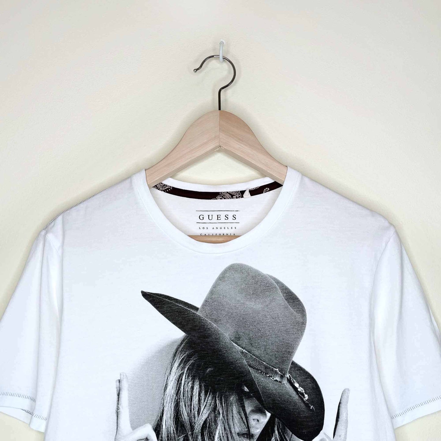 guess white western outlaw tee - size small