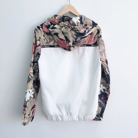 Qina Yugn Shui Windbreaker - size XL