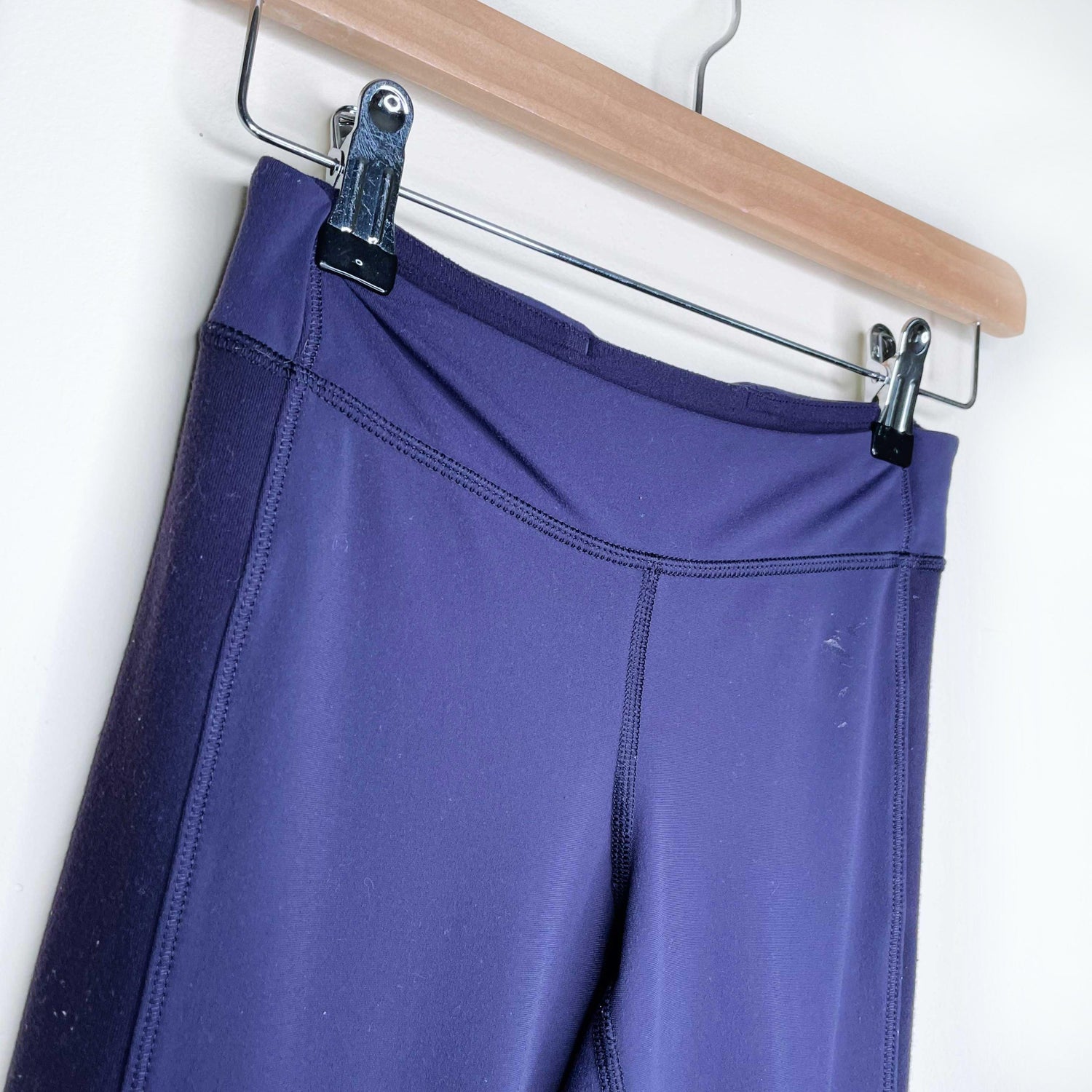 ivivva purple leggings with contrast side panel and ruched hem - size –  good market thrift store