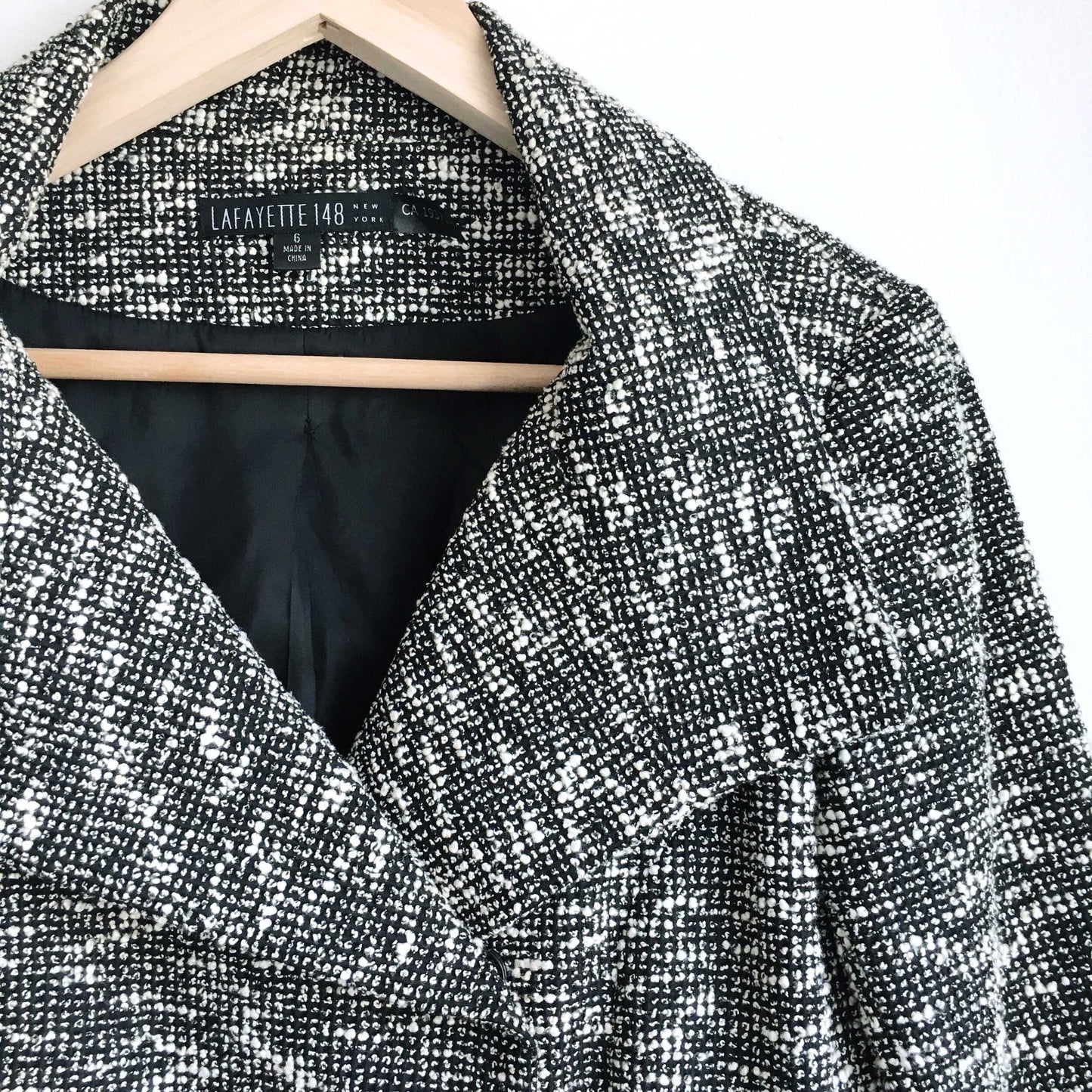 Lafayette 148 Tweed single button blazer - size 6