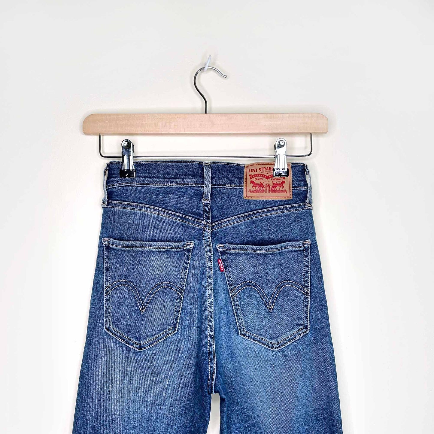 levi's mile high super skinny medium wash - size 24