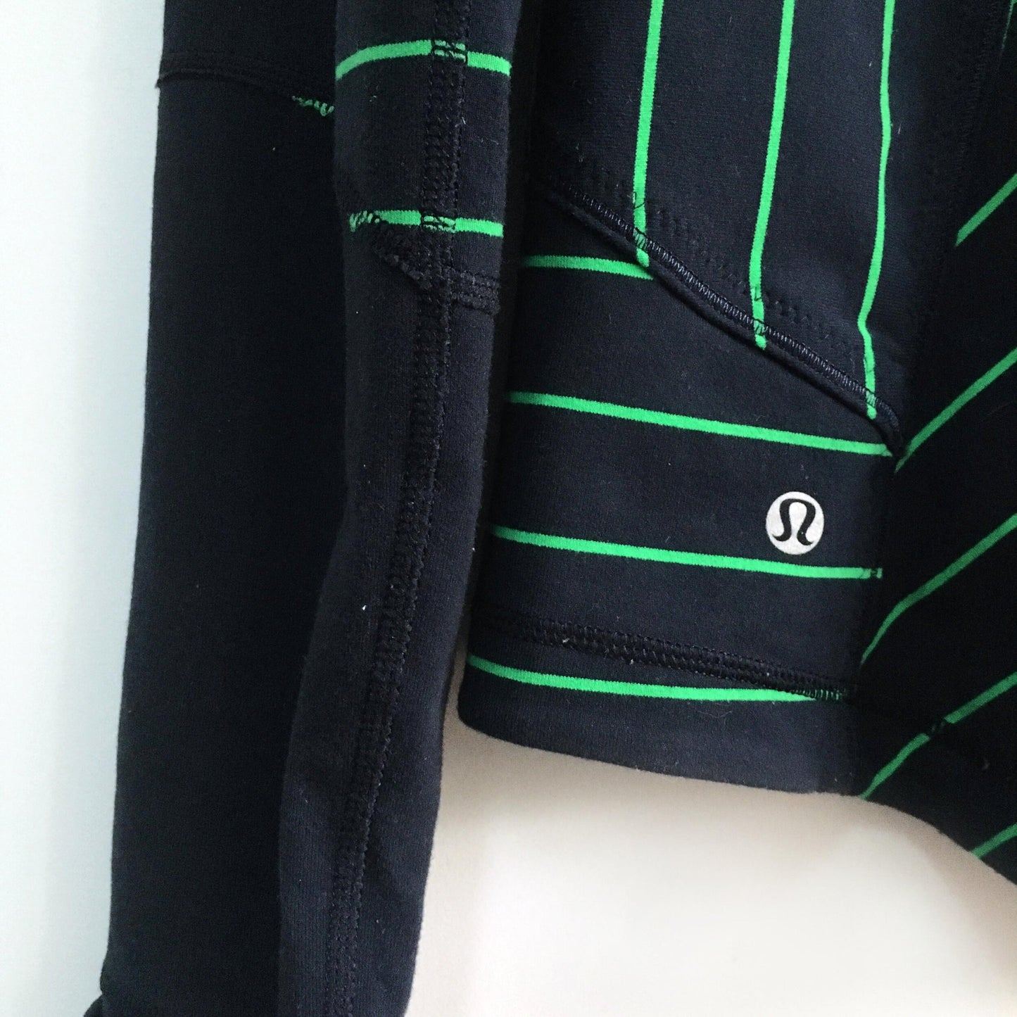 lululemon green striped X5 zip-up jacket - size 6