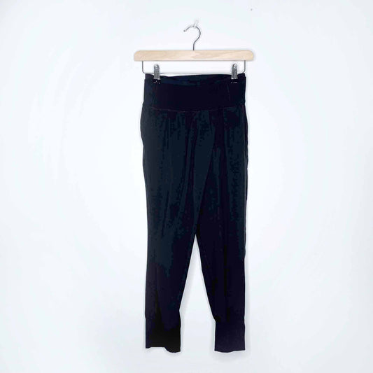 lululemon high rise relaxed yogini pants - size 4