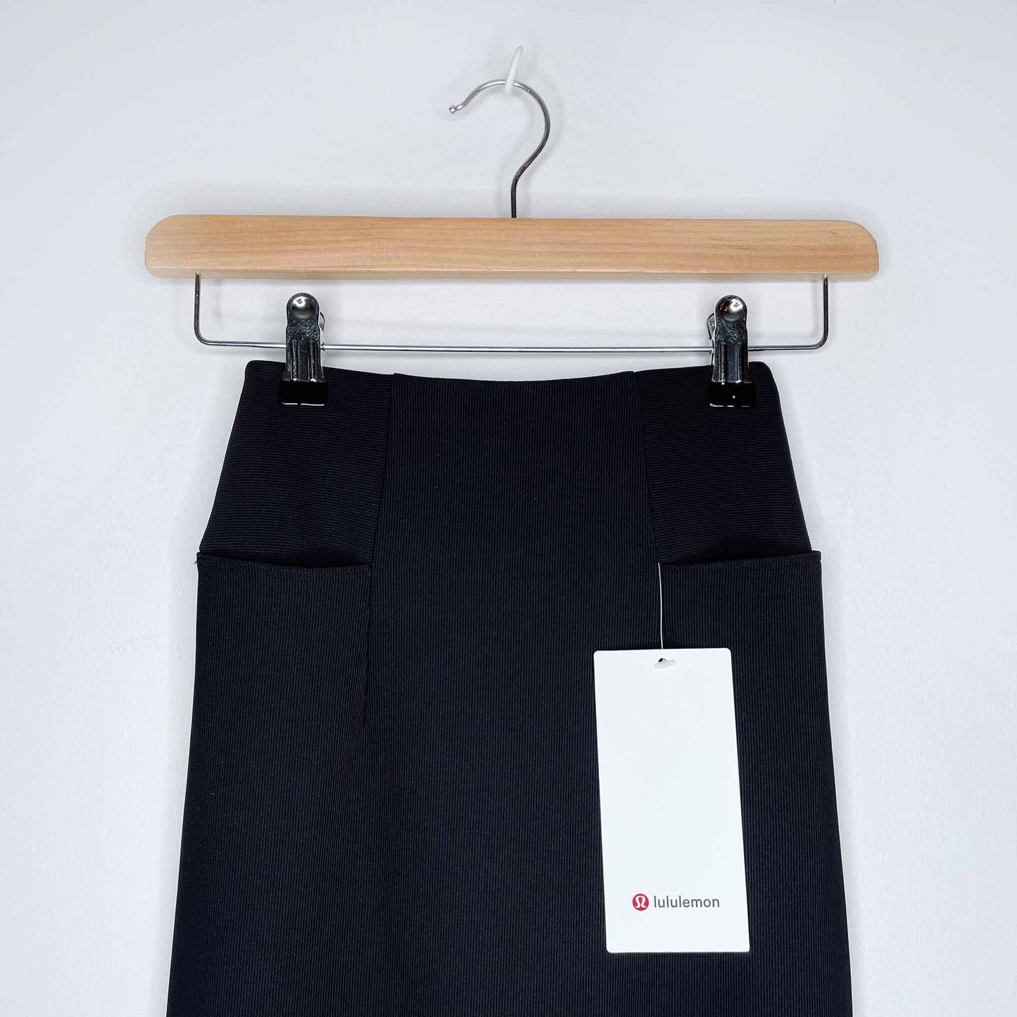 NWT lululemon a new route ribbed stretch skirt - size 0