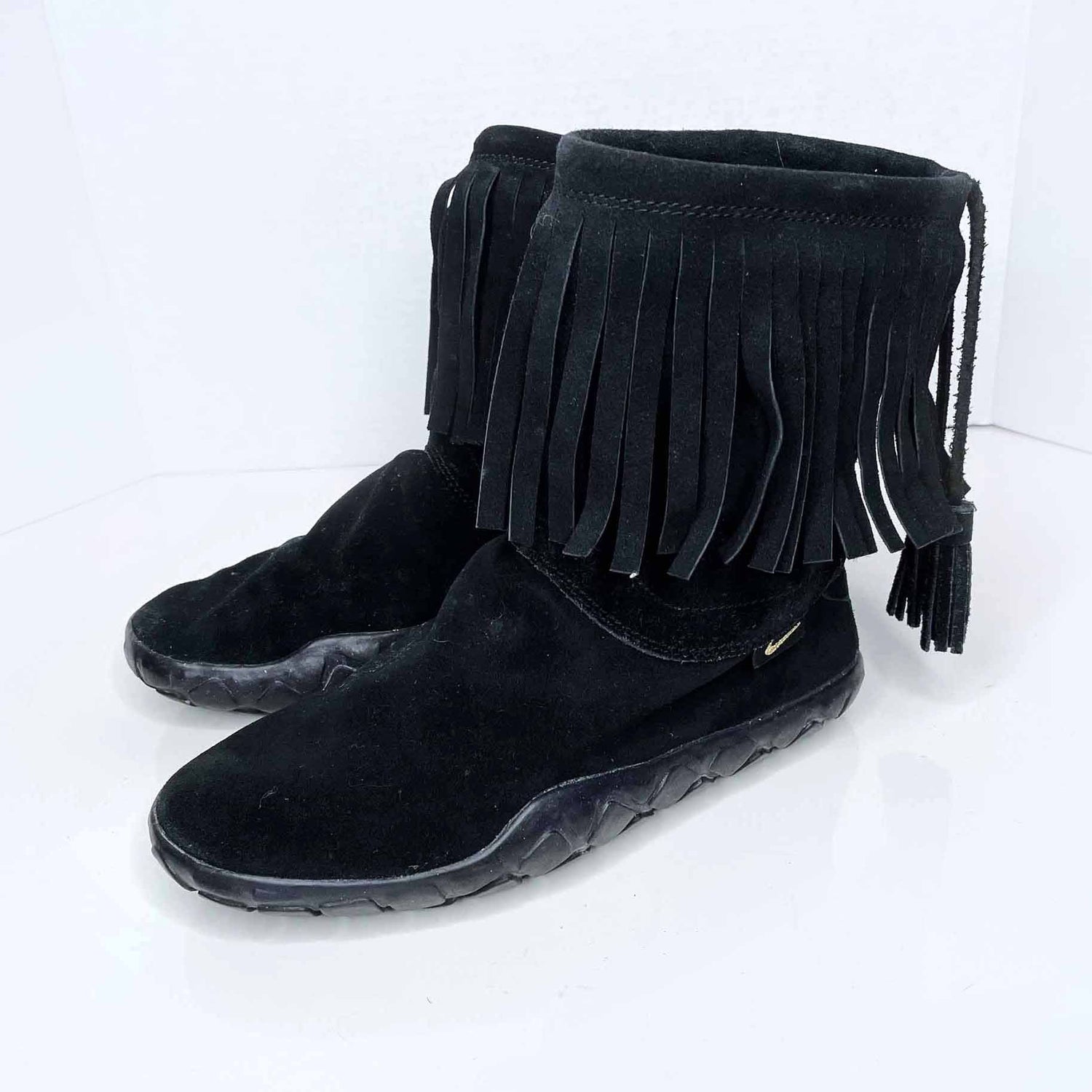 nike air black suede chukka moc fringe boots - size 6