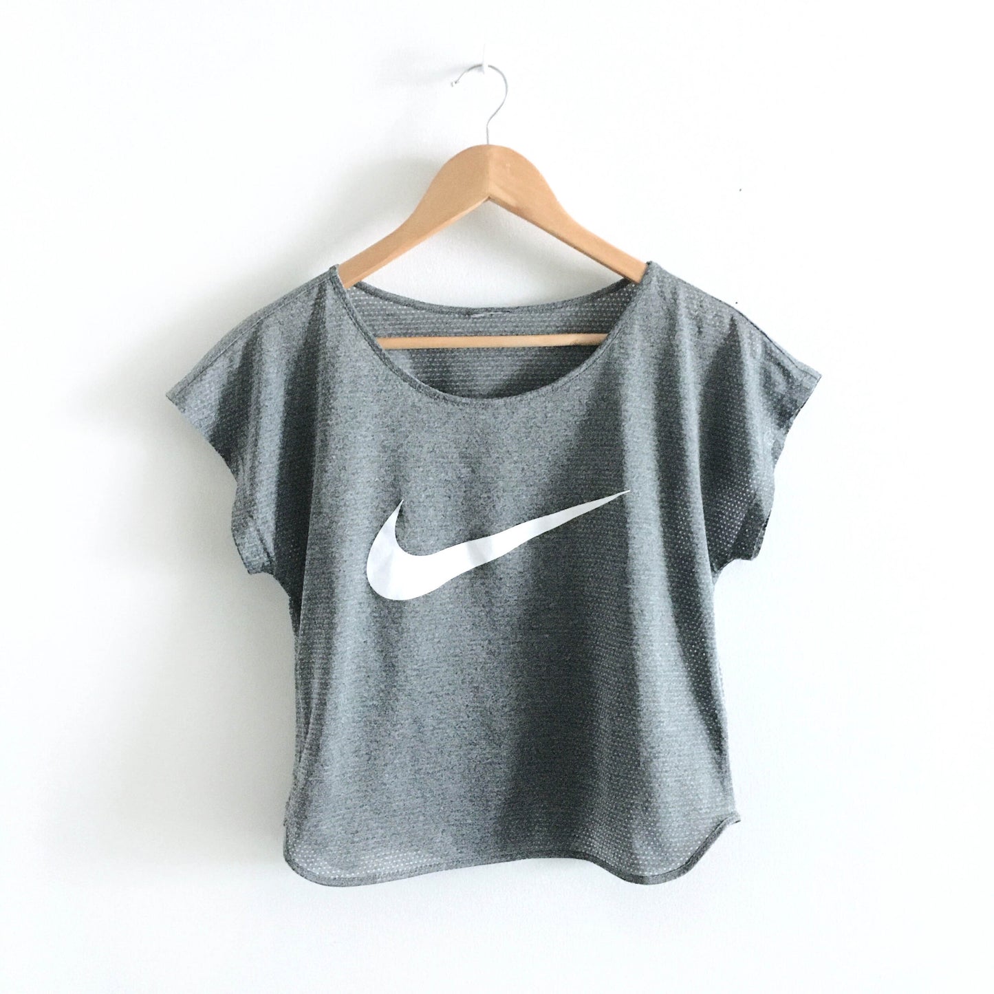 Nike City Cool Swoosh Running Crop Top - size Small