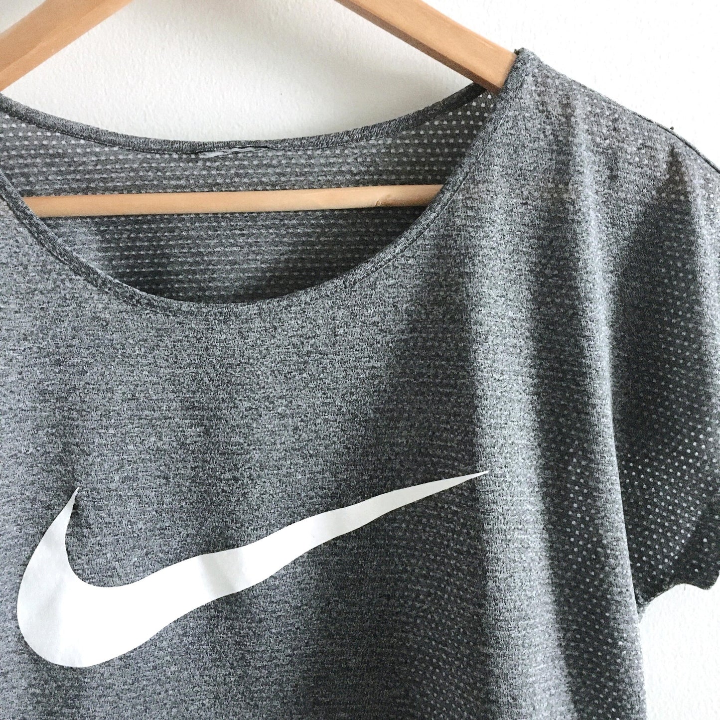 Nike City Cool Swoosh Running Crop Top - size Small