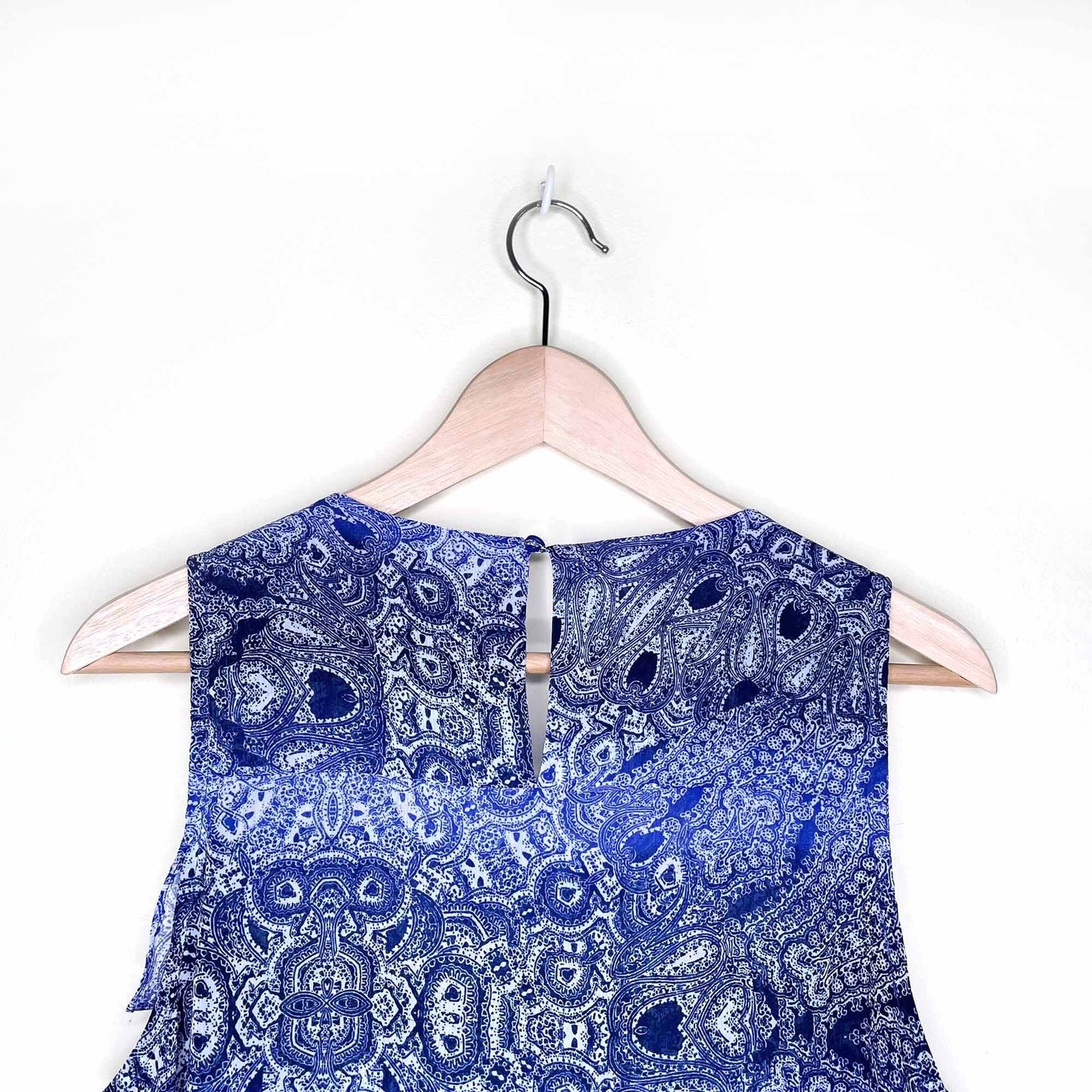 hd in paris sun garden paisley sleeveless top - size 10