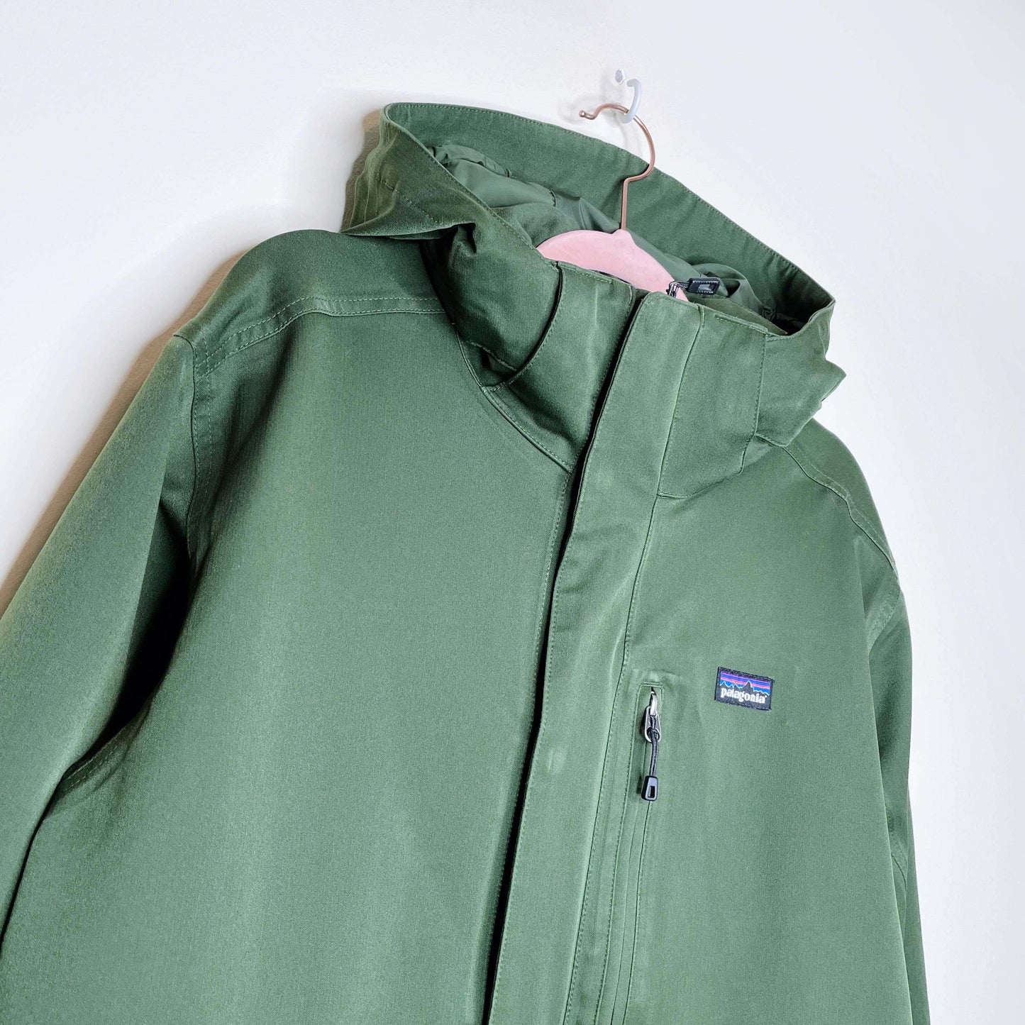 patagonia men's green tres parka shell - size medium