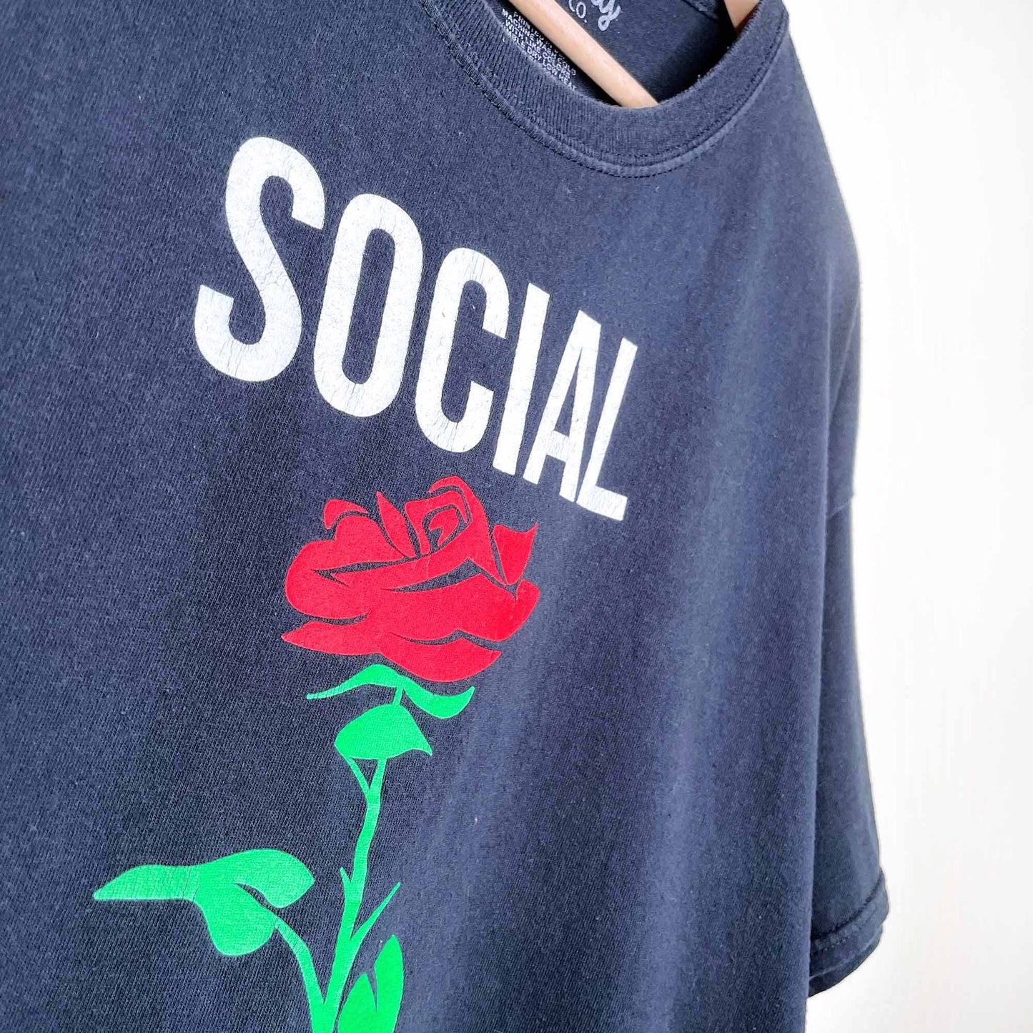 bowery social rose black tee - size xl