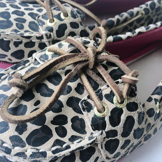 sperry topsider audrey leopard boat shoe - size 6