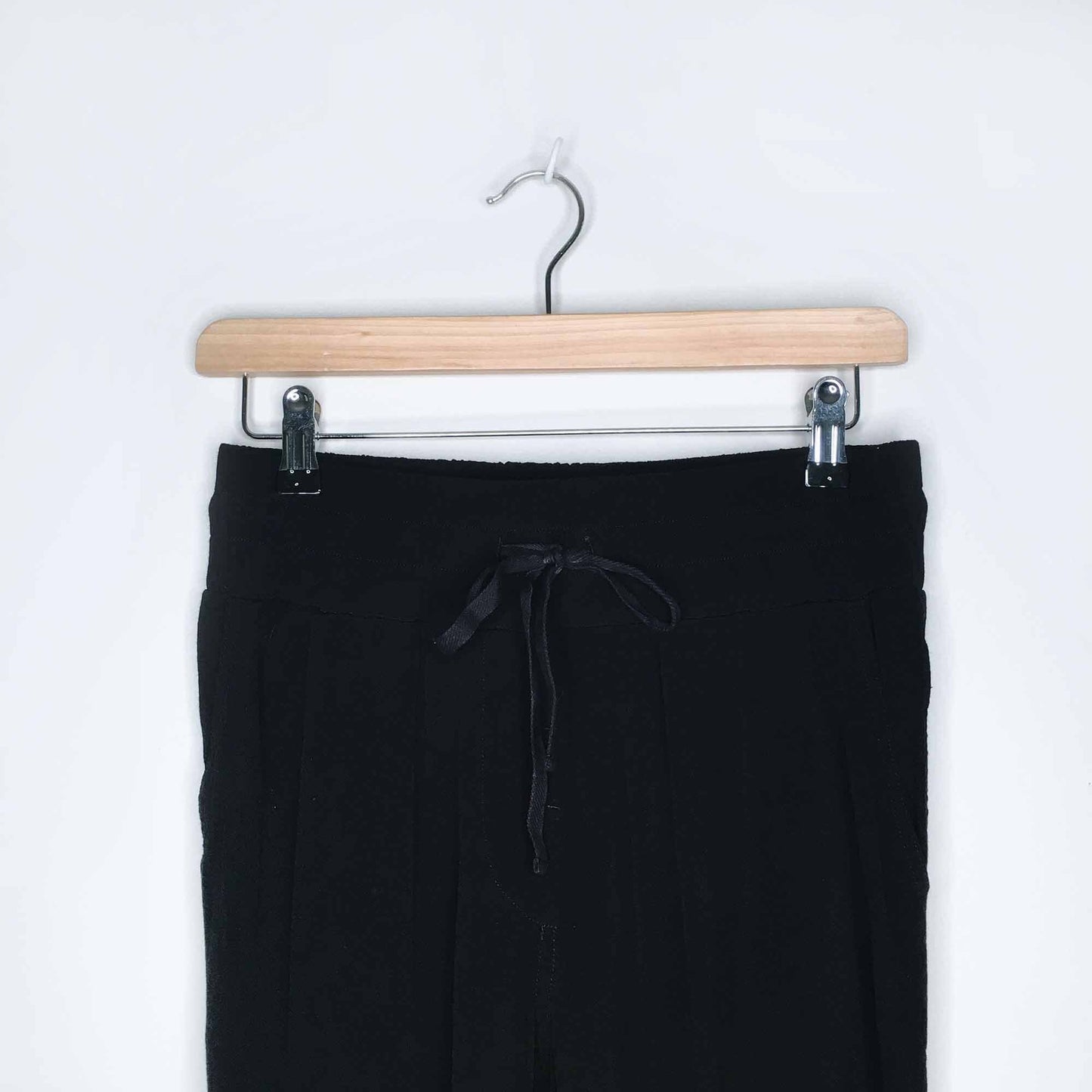 Sunday Best high rise crepe jogger - size small