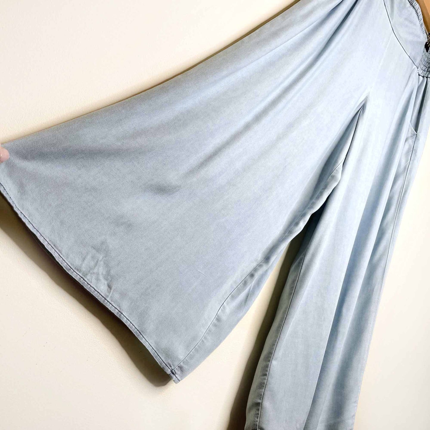 talula sullivan high waisted wide leg cropped chambray pants - size large