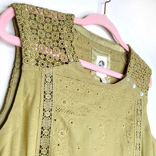 tiny anthropologie sleeveless eyelet top - size xs