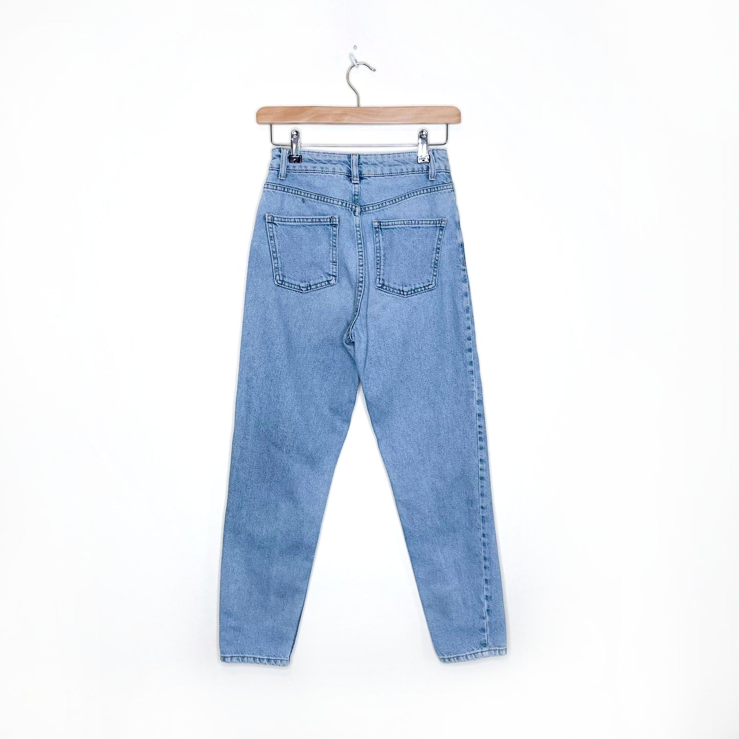 topshop high rise mom jeans in bleach - size 25