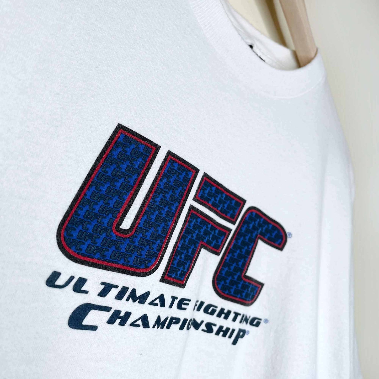 vintage ufc classic logo tee - size large