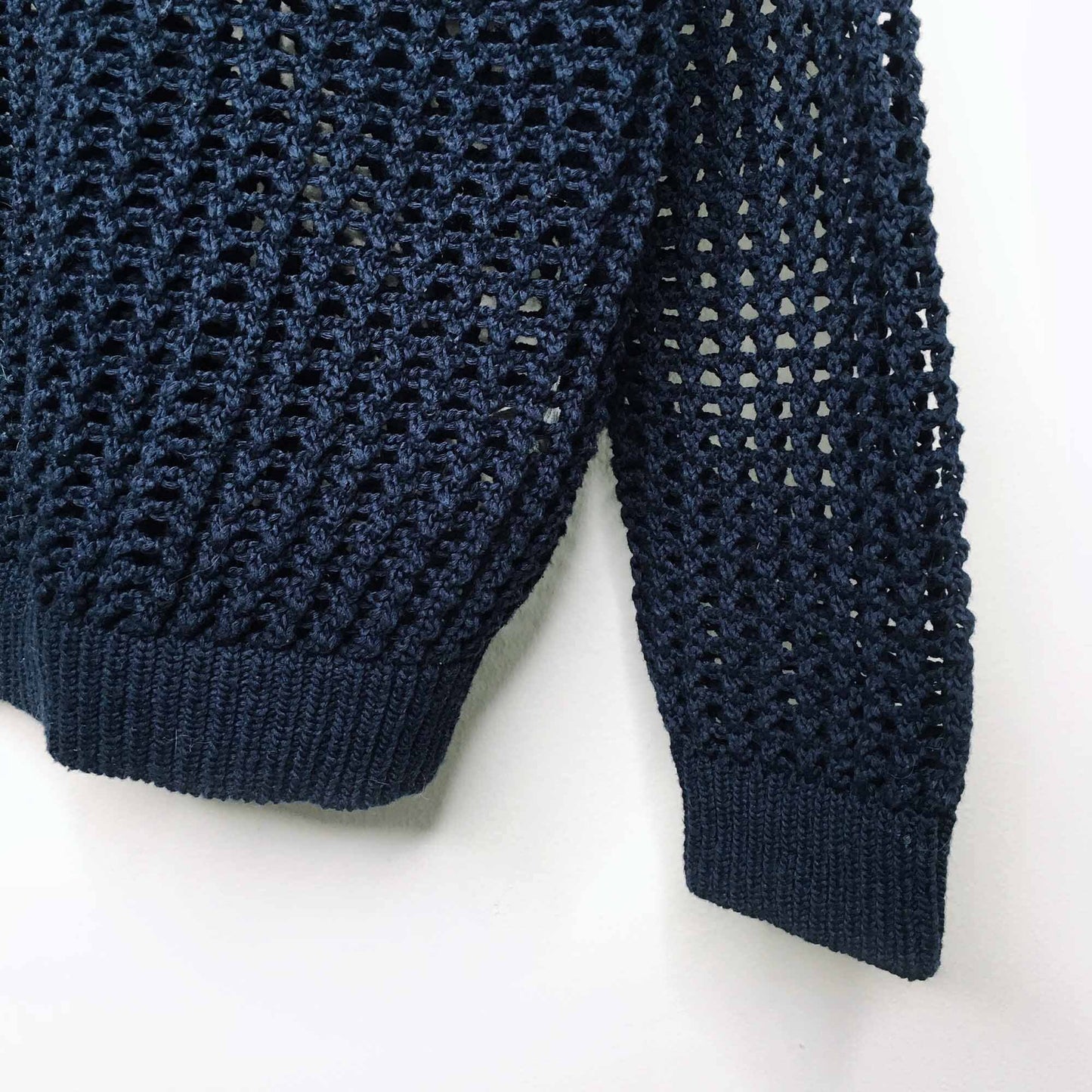 Vince waffle open knit v-neck sweater - size Medium