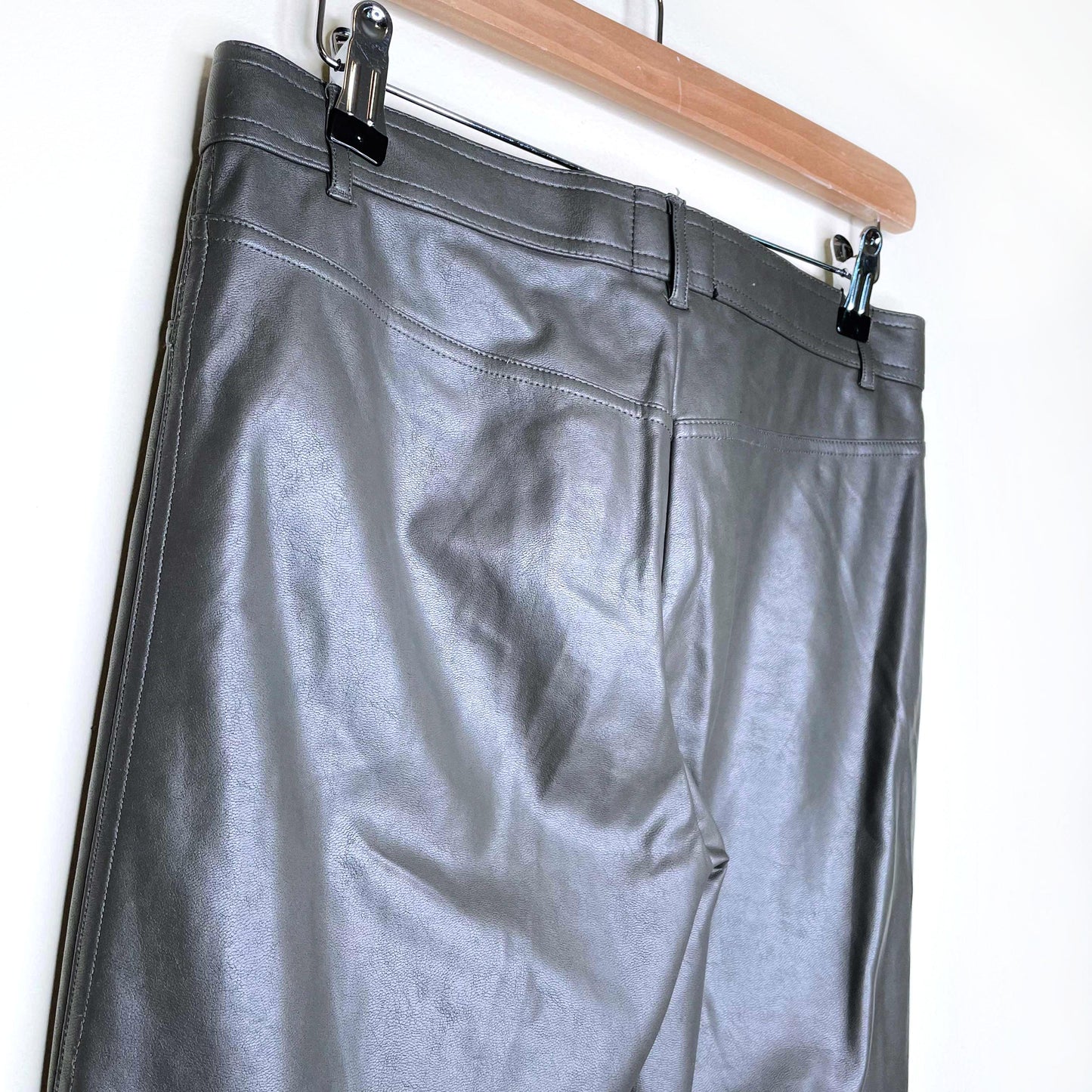 wilfred free faux leather charm legging pants - size 4