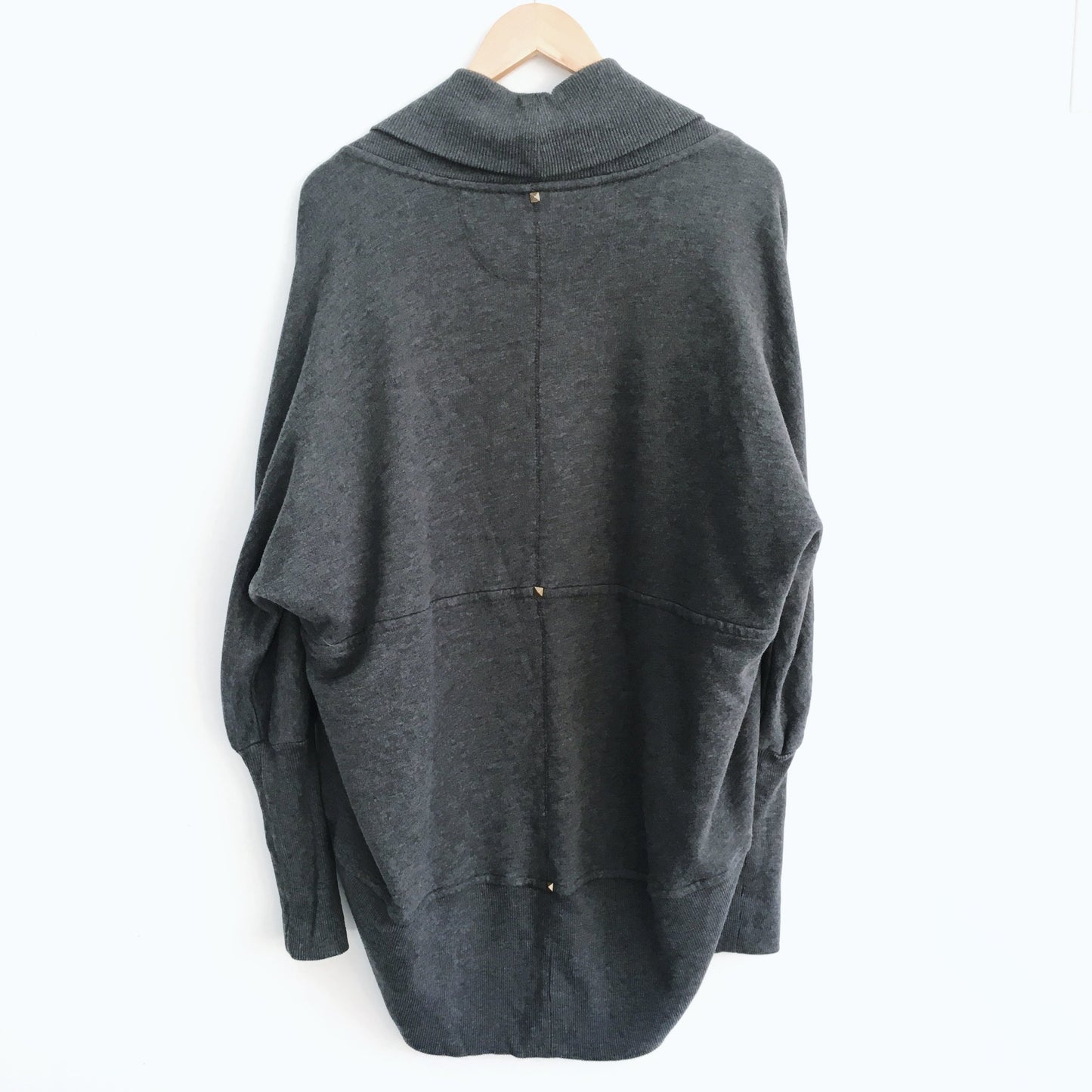 Wilfred Aritzia Diderot Sweater Charcoal - size Large