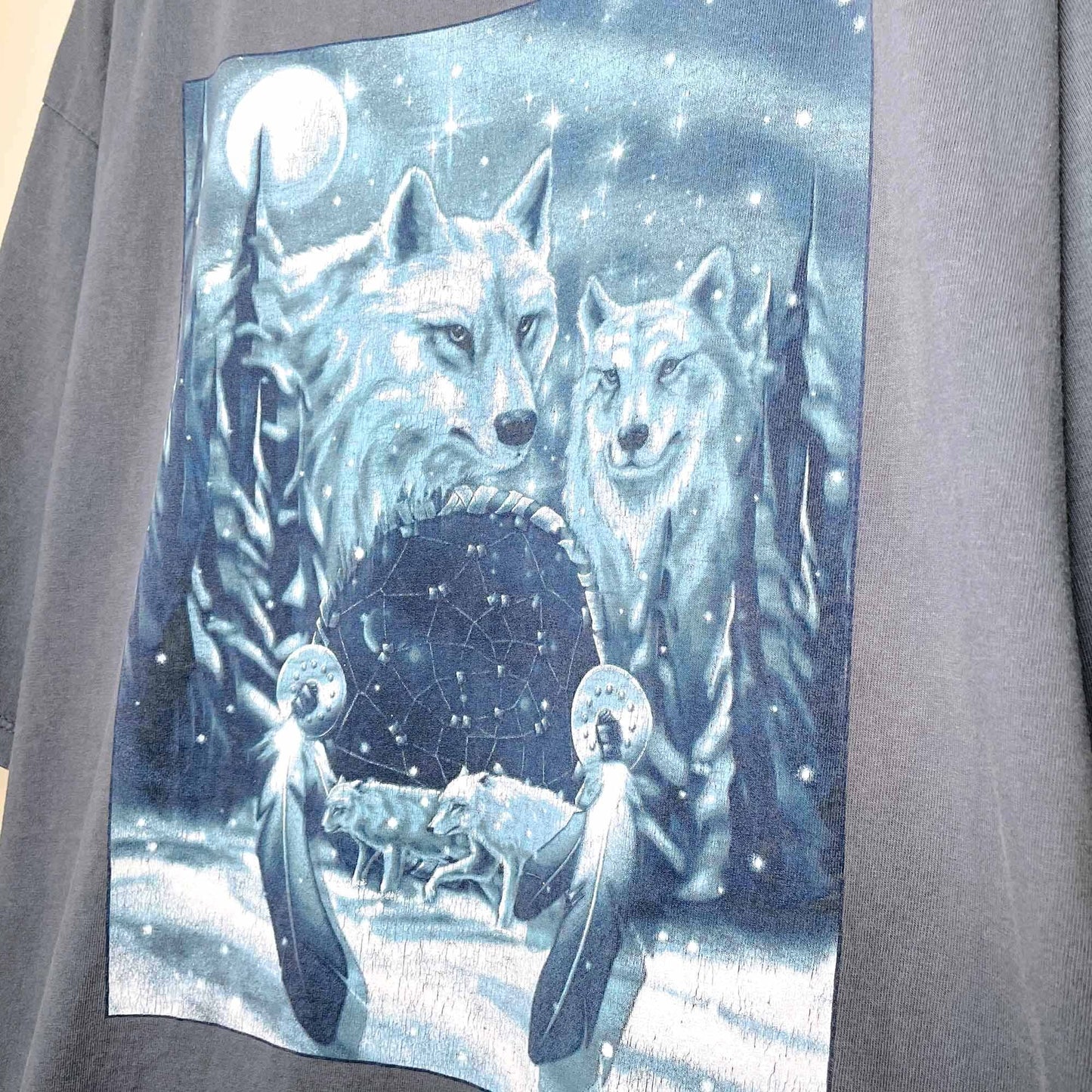 vintage wolf dream catcher tee - size XL