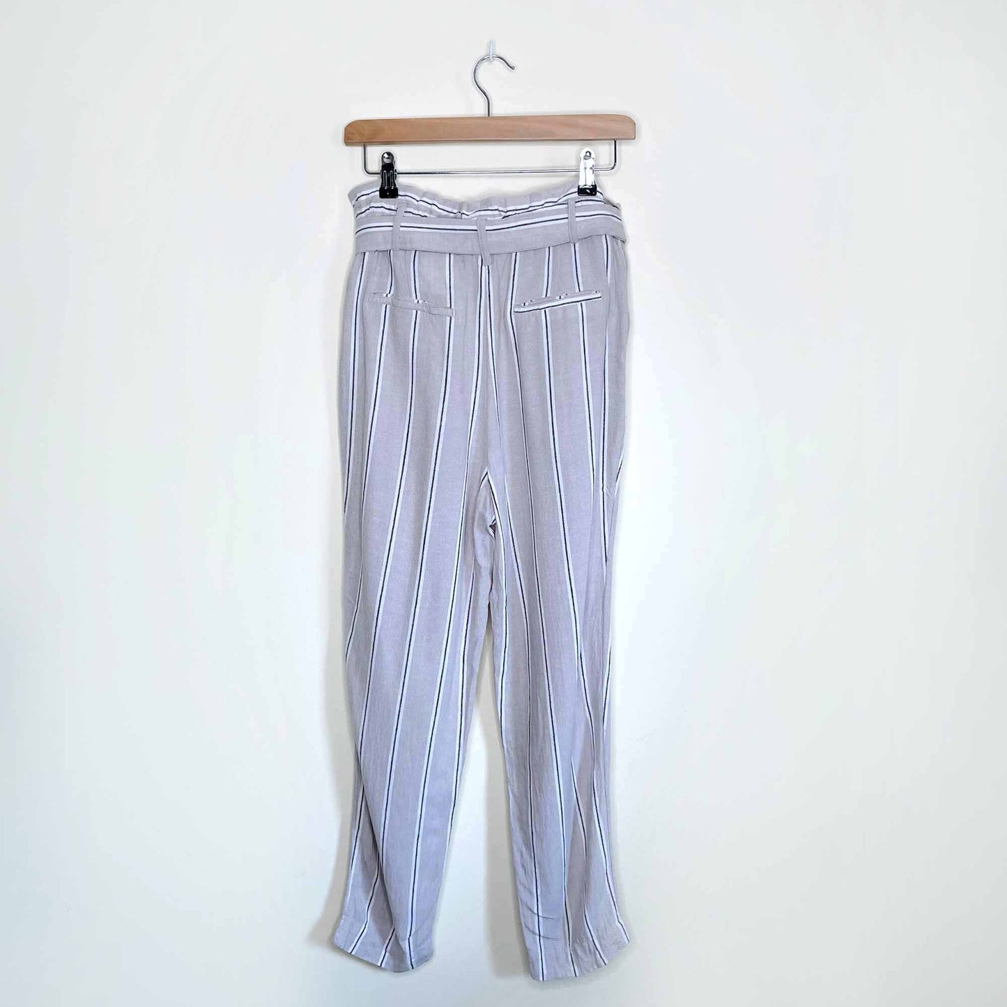 H&amp;M Linen-blend paper bag high rise striped pants - size 6